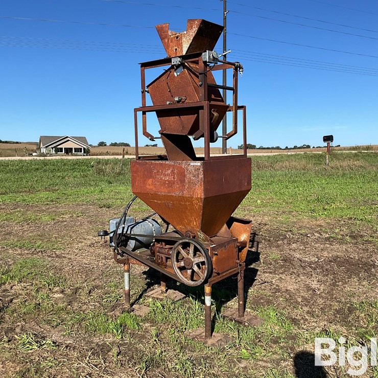 Harvestore Roller Mill