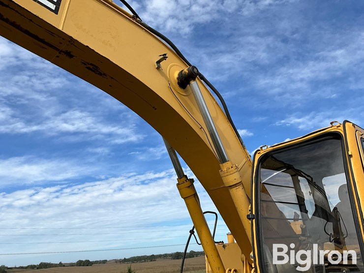 1998-john-deere-200lc-excavator-image-19