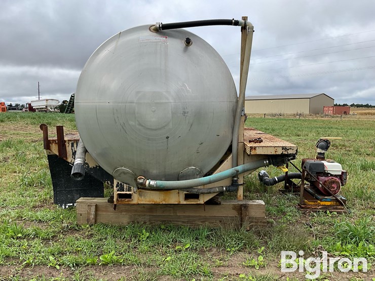 progress-1600-gal-stainless-steel-fertilizer-nurse-tank-on-truck-body-image-2