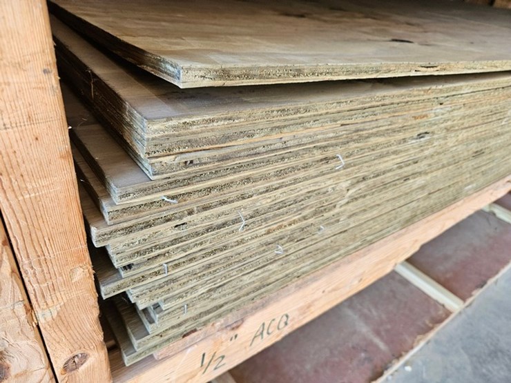 #9274-•-(18)-4'x8'-treated-1/2"-plywood-image-4