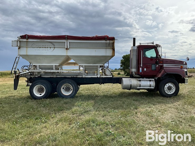 2001-international-5600i-t/a-fertilizer-tender-truck-image-4