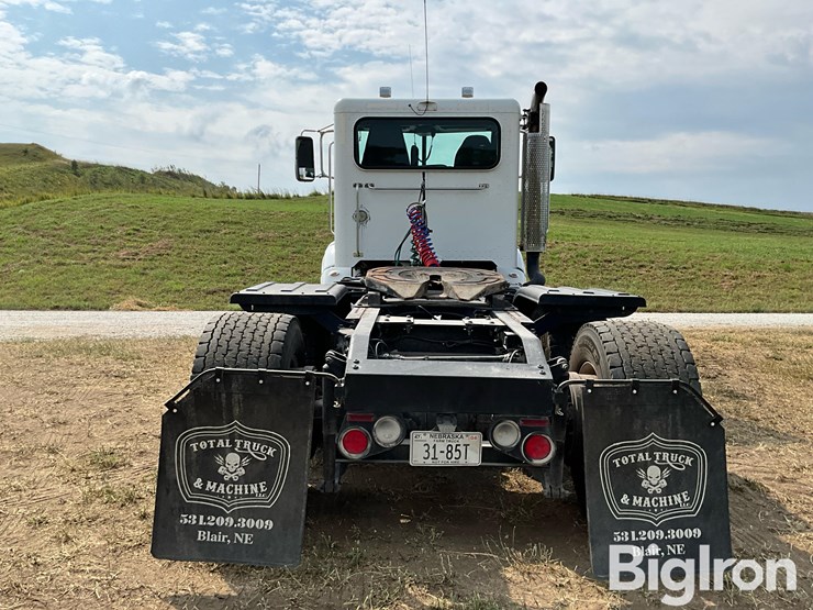 2014-peterbilt-384-t/a-truck-tractor-image-6