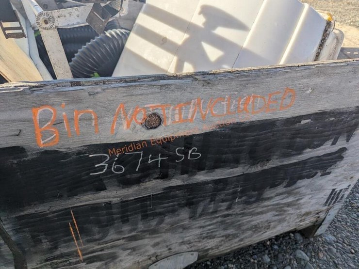 crate-assorted-rv-parts-and-supplies-image-15
