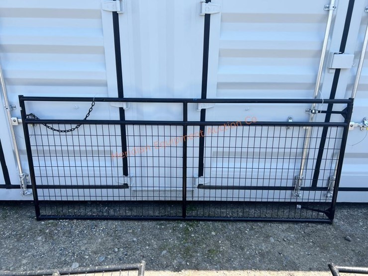 1--10'-mesh-farm-gate-image-2