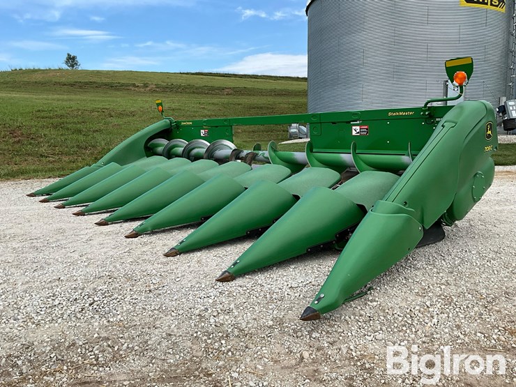2020-john-deere-708c-8r30”-“stalkmaster”-corn-head-image-1
