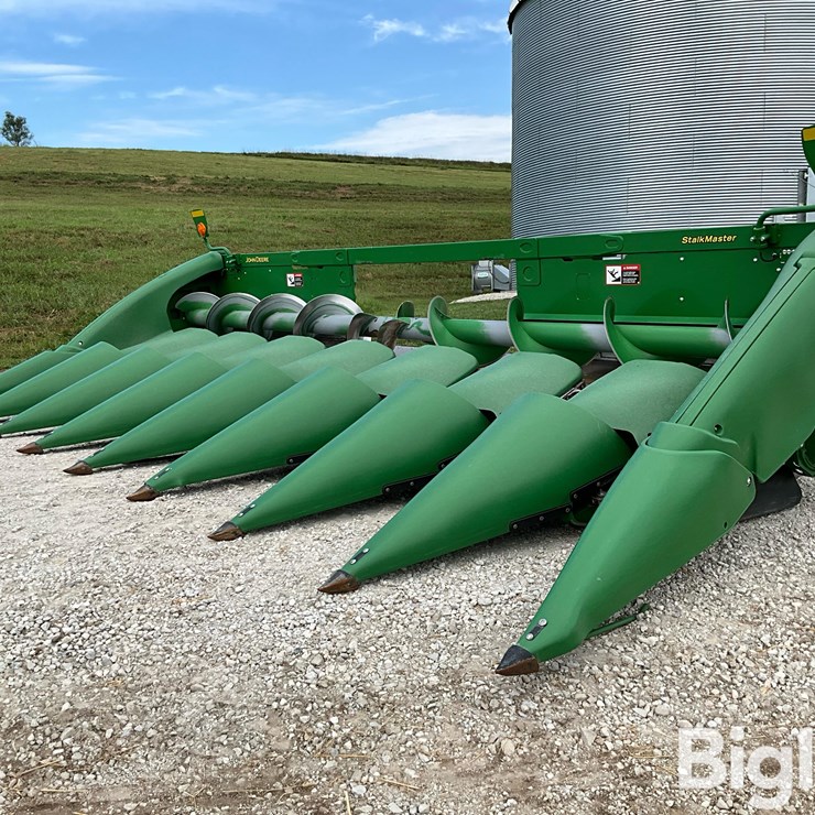 2020 John Deere 708C 8R30” “Stalkmaster” Corn Head