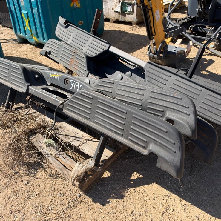 #5192 • (5) STEP-UP TRUCK REAR BUMPERS