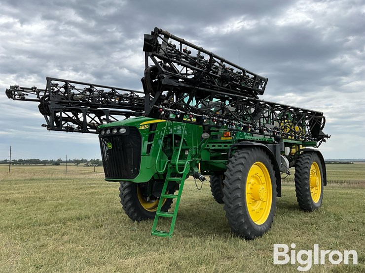 2010-john-deere-4930-self-propelled-sprayer-image-1
