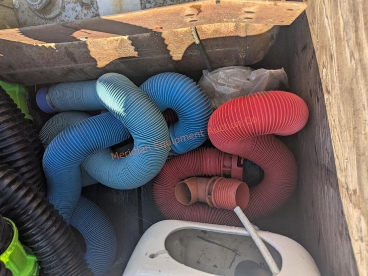 crate-assorted-rv-parts-and-supplies-image-5