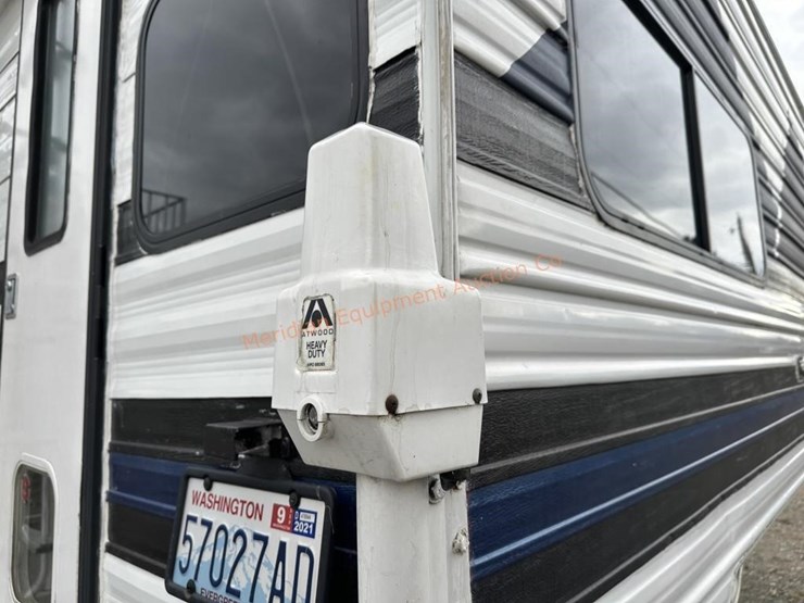 1994-northland-apache-10'-truck-camper-image-16