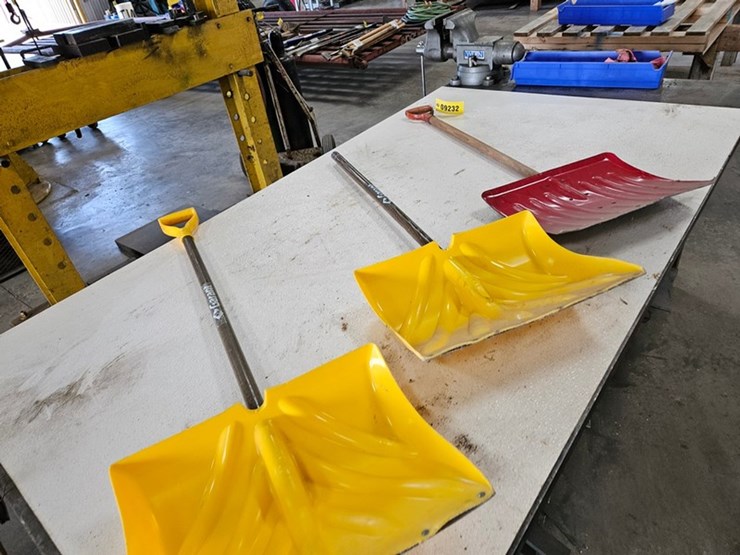 #9232-•-rack-of-assorted-snow-shovels-image-5