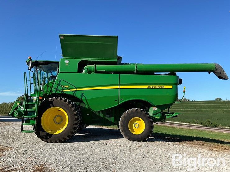 2020-john-deere-s760-2wd-combine-image-8
