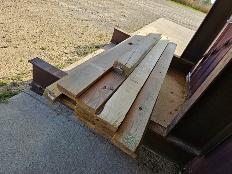 #9271-•-assorted-treated-lumber-image-4