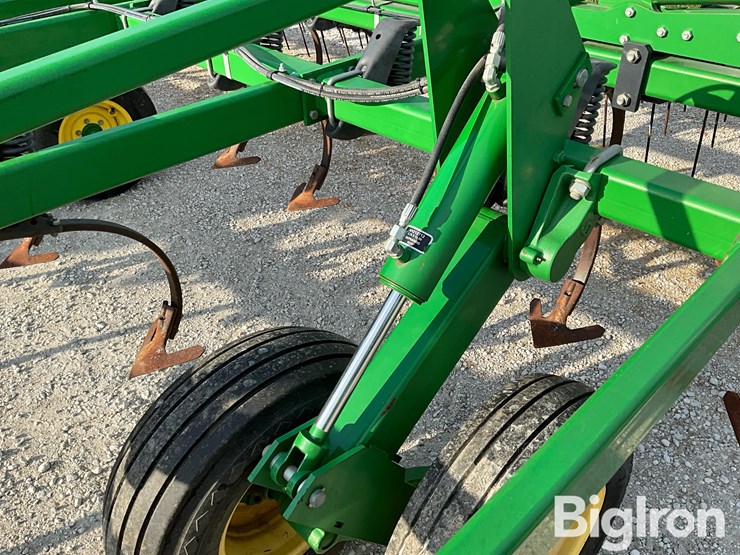 2016-john-deere-2210l-45’-field-cultivator-image-17