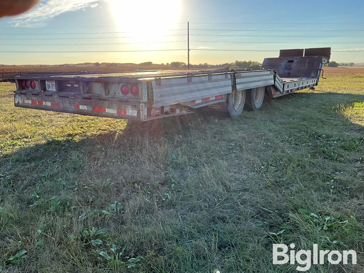 1994-wilson-muv-all-4860ftd-t/a-fixed-neck-lowboy-hydraulic-equipment-trailer-image-5