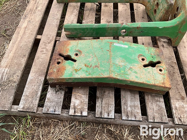 john-deere-tractor-front-stack-starter-weight-brackets-&-slab-weights-image-15