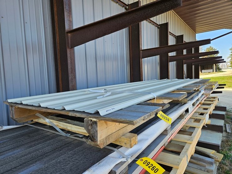 #9259-•-assorted-size-beige-steel-siding-image-1