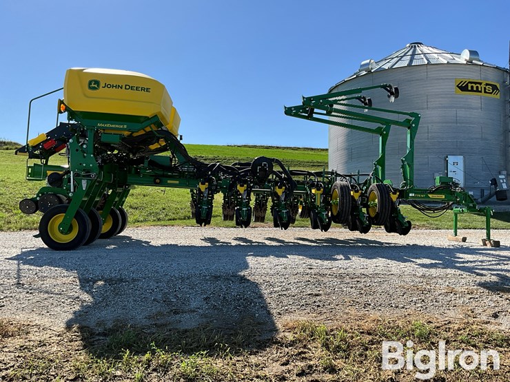 2022-john-deere-1775nt-maxemerge-5-ccs-16r30”-planter-image-4