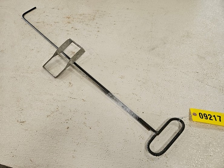 #9217-•-paint-mixer-and-homemade-hook-handle-image-2