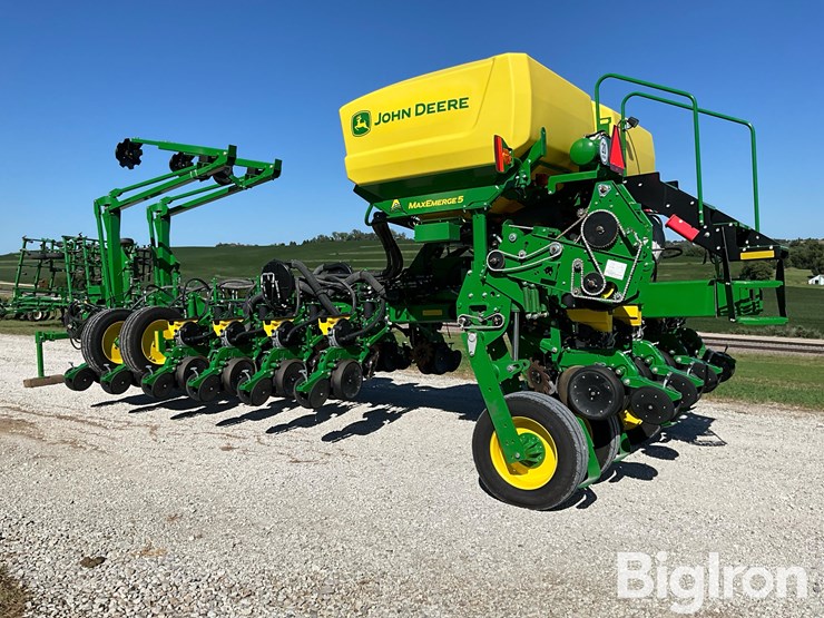 2022-john-deere-1775nt-maxemerge-5-ccs-16r30”-planter-image-7
