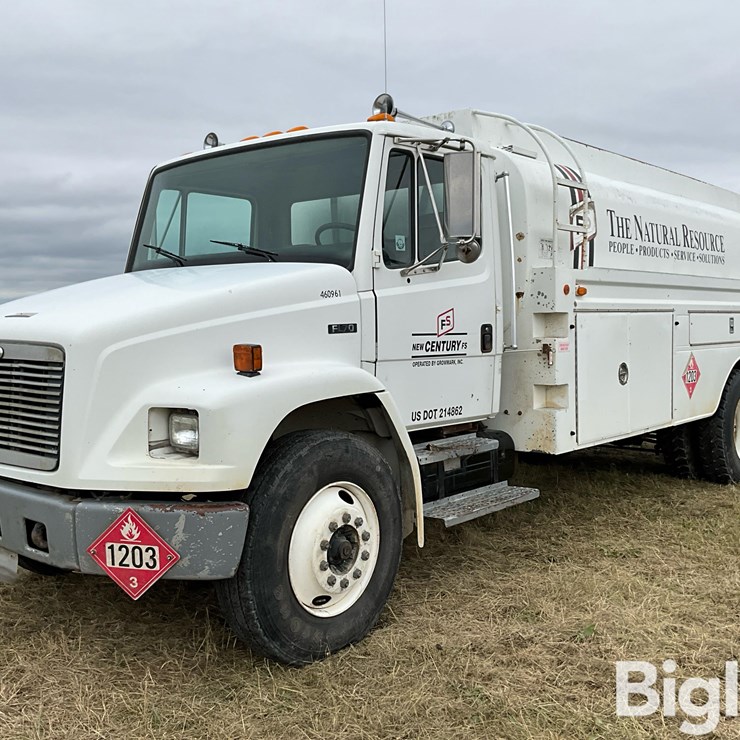 1999 Freightliner FL70 S/A Fuel Truck