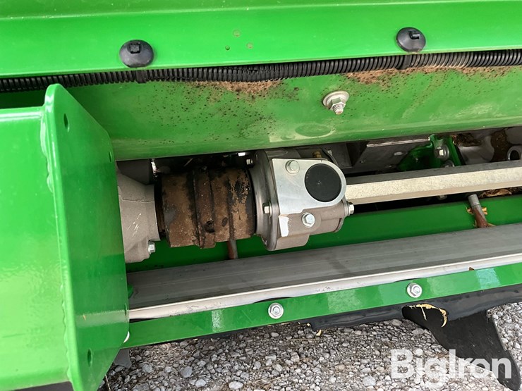 2020-john-deere-708c-8r30”-“stalkmaster”-corn-head-image-17