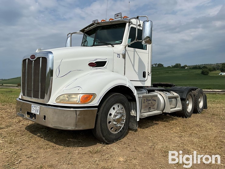2014-peterbilt-384-t/a-truck-tractor-image-1
