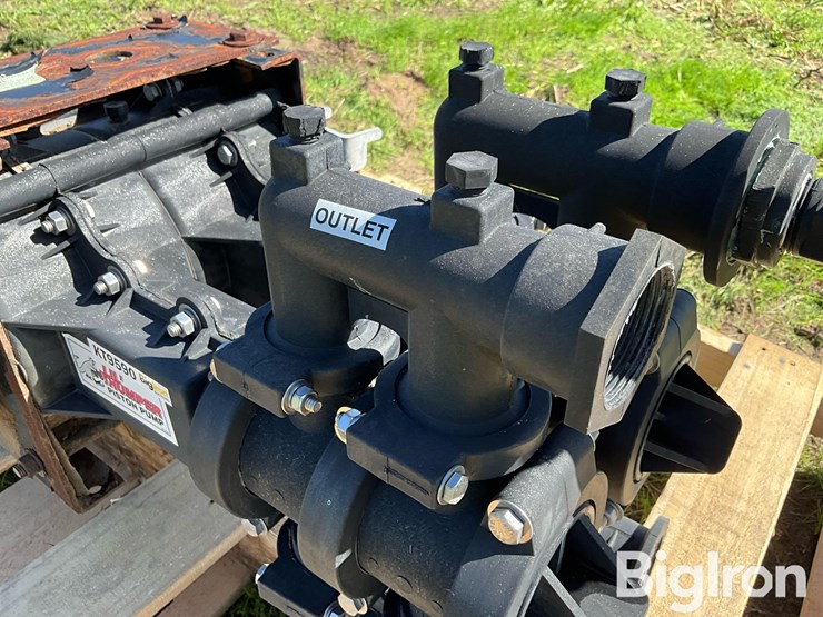 demco-lil’-thumper-double-fertilizer-piston-pump-image-16