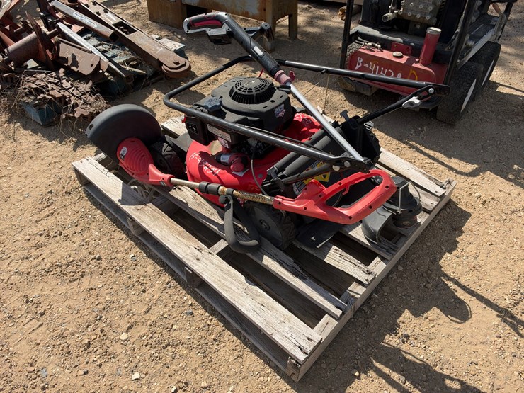 #5184-•-(2)-weedeaters-and-troy-bilt-push-mower-image-1