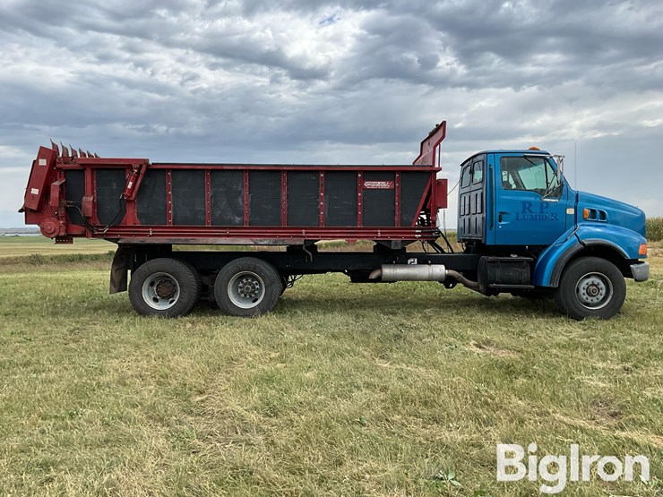2000-sterling-l9500-t/a-manure-spreader-truck-w/spread-all-box-image-4