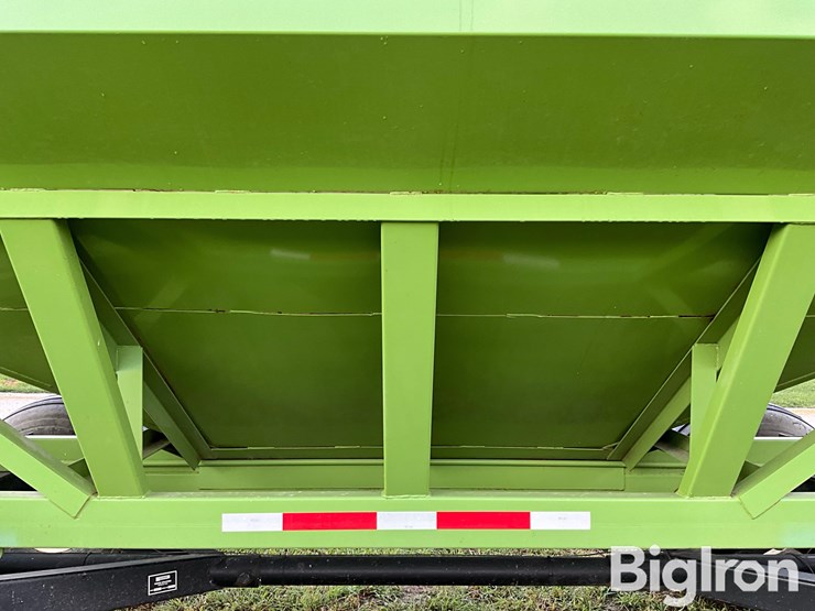 parker-6250-“grain-chariot”-gravity-wagon-image-15