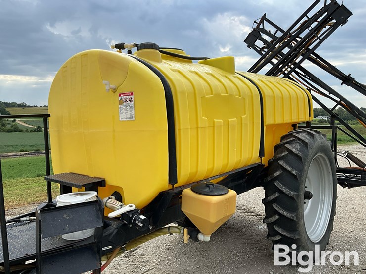 b&b-60’-1000-gal-pull-type-sprayer-image-9