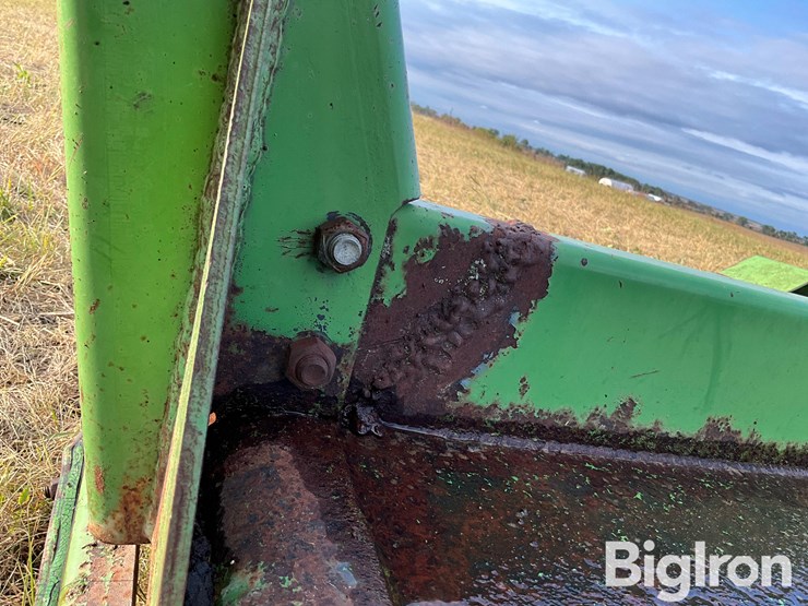 john-deere-709-3-pt-rotary-mower/shredder-image-14