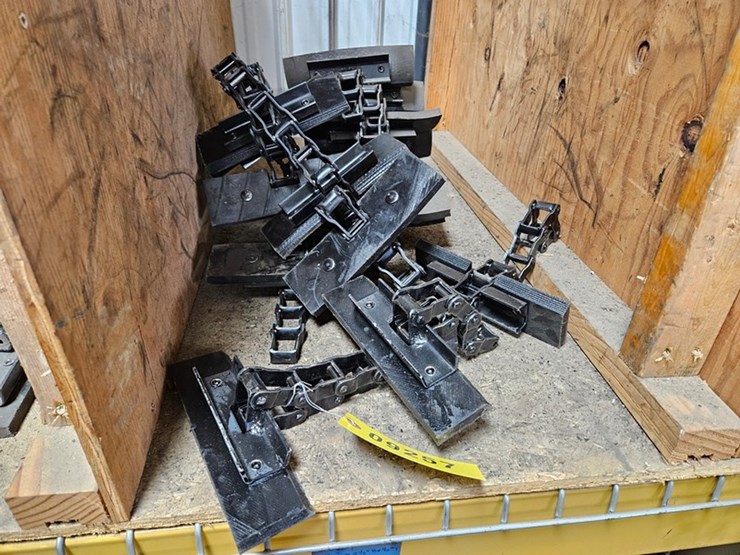 #9257-•-662-pintle-chain-2-1/2"x8-1/2"-paddles-image-1