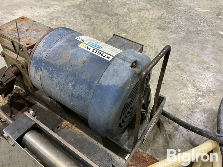 john-blue-21630-100gph-chemigation-pump-image-9