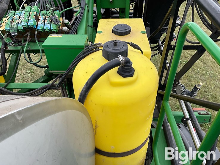 2010-john-deere-4930-self-propelled-sprayer-image-12