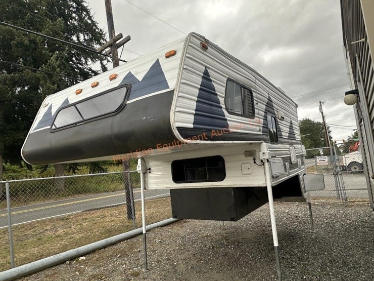 1994-northland-apache-10'-truck-camper-image-6