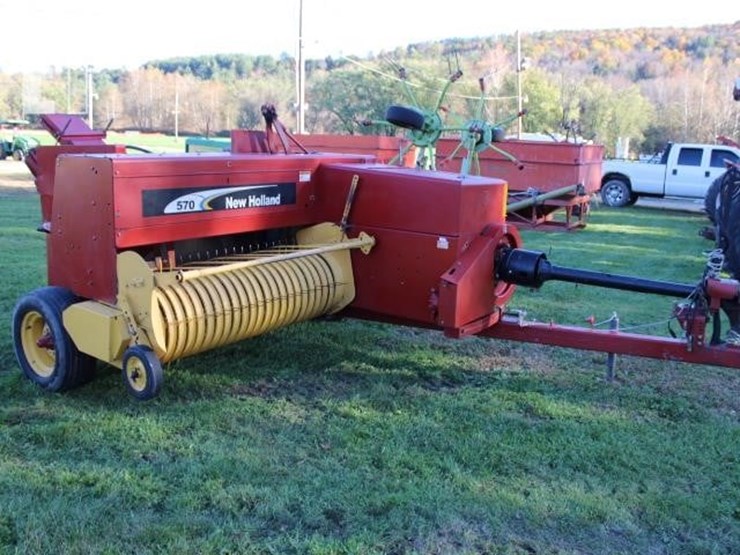 new-holland-570-image-1