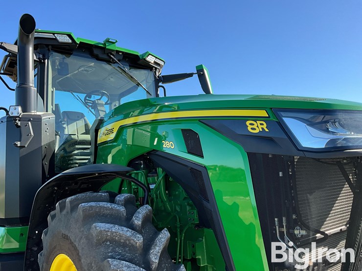 2023-john-deere-8r-280-mfwd-tractor-image-10