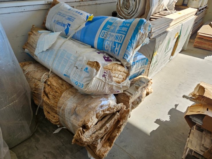 #9281-•-pallet-of-assorted-insulation-image-1