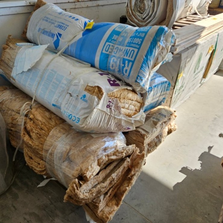 #9281 • Pallet Of Assorted Insulation