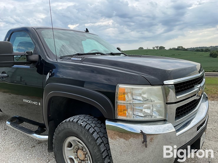 2008-chevrolet-silverado-2500hd-4x4-diesel-pickup-image-10