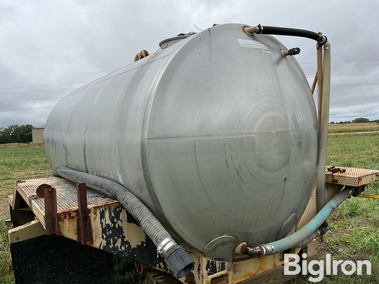 progress-1600-gal-stainless-steel-fertilizer-nurse-tank-on-truck-body-image-9