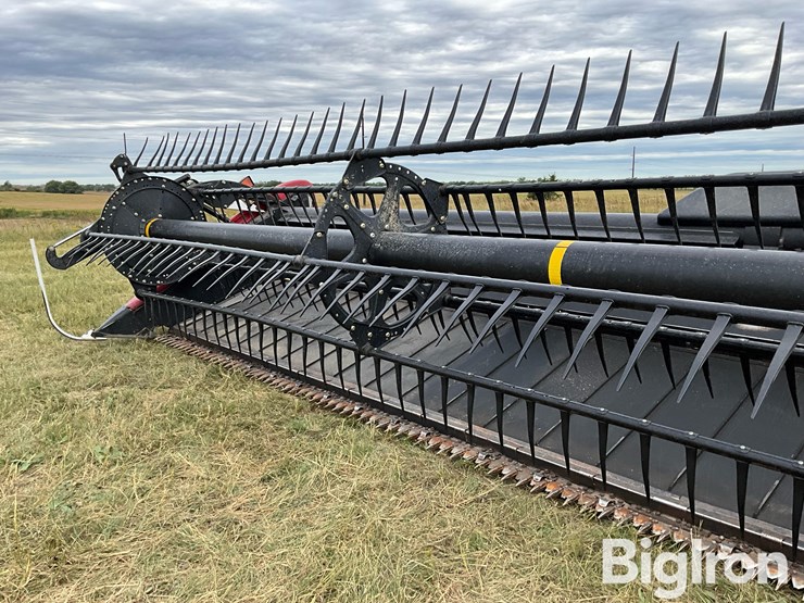 2011-case-2162-40’-flex-draper-header-image-10