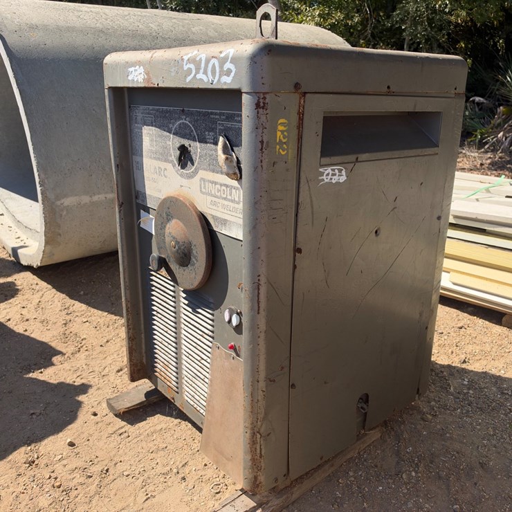 #5203 • LINCOLN R3M-500 ARC WELDER