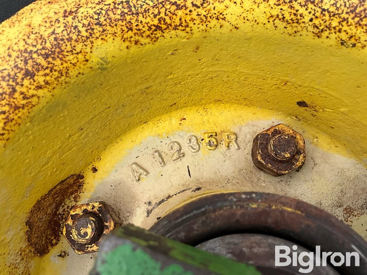 john-deere-2-cyl-tractor-single-front-wheel-assembly-image-15
