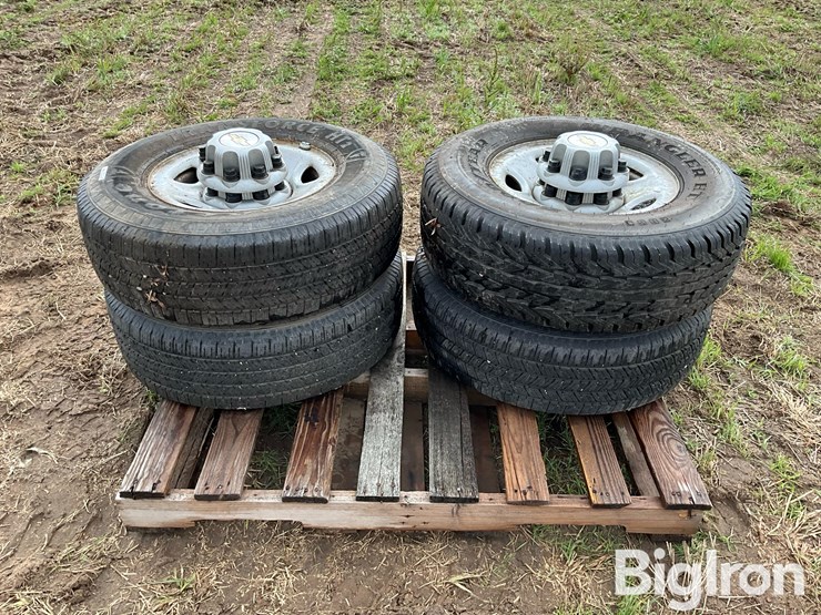 chevrolet-16”-pickup-tires-on-rims-image-2