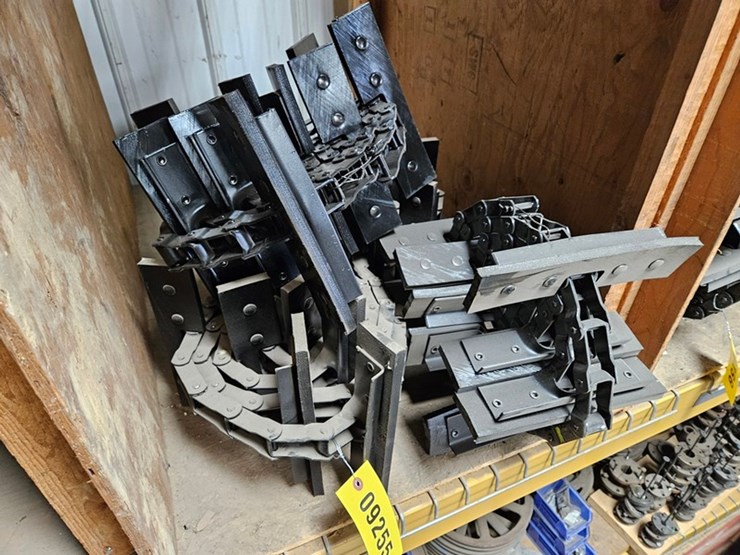 #9255-•-667h-pintle-chain-2-1/2"x10-5/8"-paddles-image-2