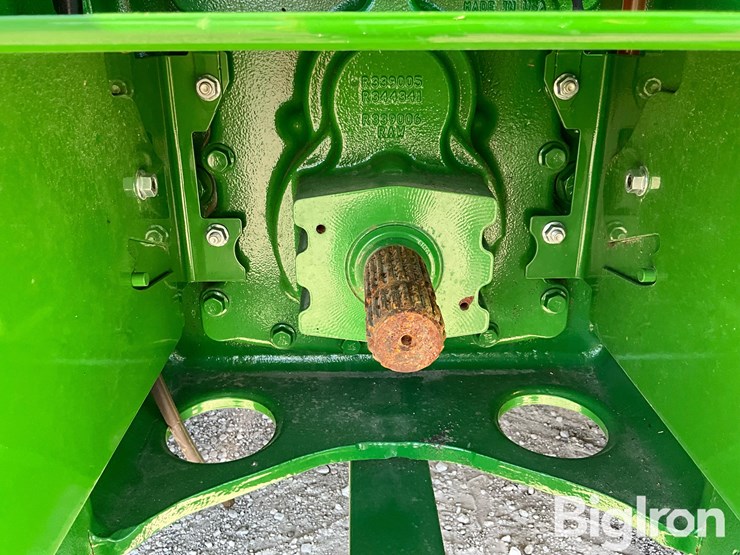 2023-john-deere-8r-280-mfwd-tractor-image-14