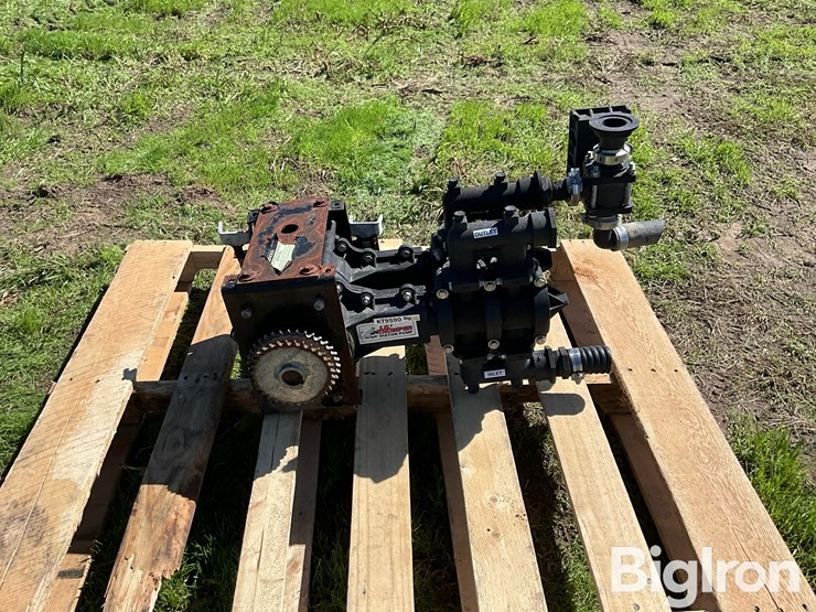 demco-lil’-thumper-double-fertilizer-piston-pump-image-4